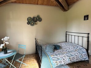 1 bedroom, iron/ironing board, free WiFi, bed sheets