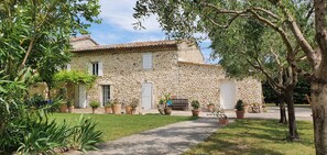 Exterior - Quiet, detached cottage (Châteauneuf-du-Rhône)