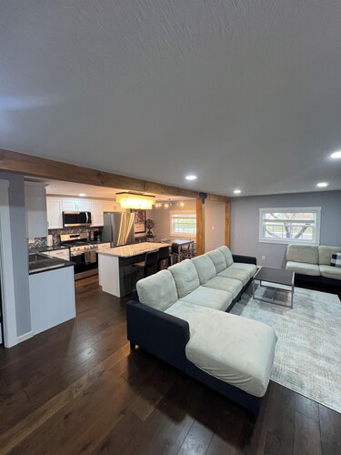 3-bedroom house in delightful Nelsonville