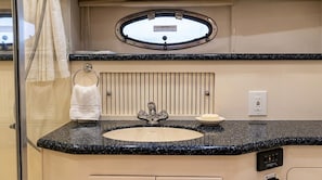 Shower, hair dryer, towels, soap - Waterfront Yacht • Sleeps 4 • Deck Dining• Pools & Bar Access • 15 Min Key West (Key West)