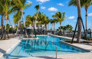 Outdoor pool - Waterfront Yacht • Sleeps 4 • Deck Dining• Pools & Bar Access • 15 Min Key West (Key West)