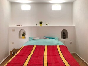 2 bedrooms, WiFi, bed sheets