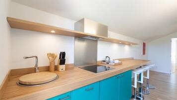 Apartment, Vineyard View | Private kitchen | High chair