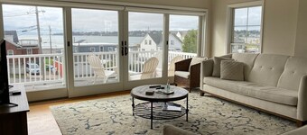 5BR/4BA Spacious Beachside Oasis Steps to Beach!