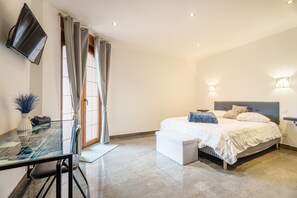 3 bedrooms, iron/ironing board, WiFi, wheelchair access