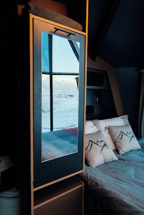 Cabin, Mountain View | Premium bedding, free WiFi, bed sheets - Adventure Stay (Ytri Solheimar)