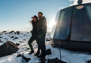 Cabane, vue montagne | Divers