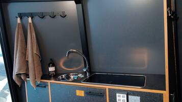 Cabana, vista para a montanha | Cozinha americana privada | Frigobar, micro-ondas, cooktop