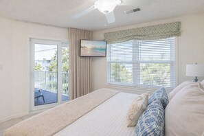 3 bedrooms, iron/ironing board, WiFi, bed sheets - Renovated 30A Beach Condo • Walk to Beach • Sleeps 8 • Pools & Pickleball (Santa Rosa Beach)