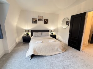 House | 5 bedrooms - Beautiful 5 Bed House - Close to Windsor Castle (Windsor)