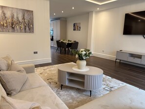 House | 5 bedrooms - Beautiful 5 Bed House - Close to Windsor Castle (Windsor)