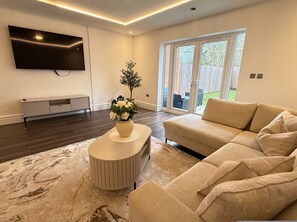 House | 5 bedrooms - Beautiful 5 Bed House - Close to Windsor Castle (Windsor)