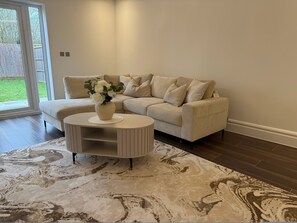 House | 5 bedrooms - Beautiful 5 Bed House - Close to Windsor Castle (Windsor)