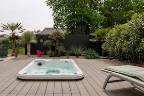 Outdoor spabad