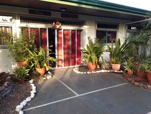 Exterior detail - Yayaz Nature Lodge (San Isidro de Grecia)