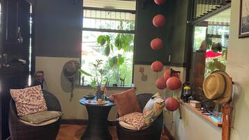 Comfort-Apartment, Terrasse, Bergblick | Innenbereich