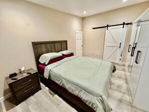 3 bedrooms, iron/ironing board, WiFi, bed sheets - 3-bedroom and 2 bathroom house in pleasant and safe Victoria Gardens with AC (Diego Martin Regional Corporation)