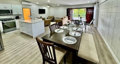 3-bedroom and 2 bathroom house in pleasant and safe Victoria Gardens with AC