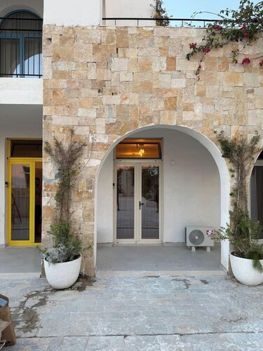 NooN Properties | 2 by PikHost