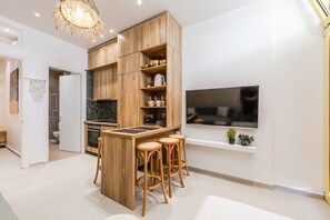 Fridge, oven, stovetop, coffee/tea maker - NooN Properties 1 | Beachside 1BR in Dhërmi by PikHost (Dhërmi)