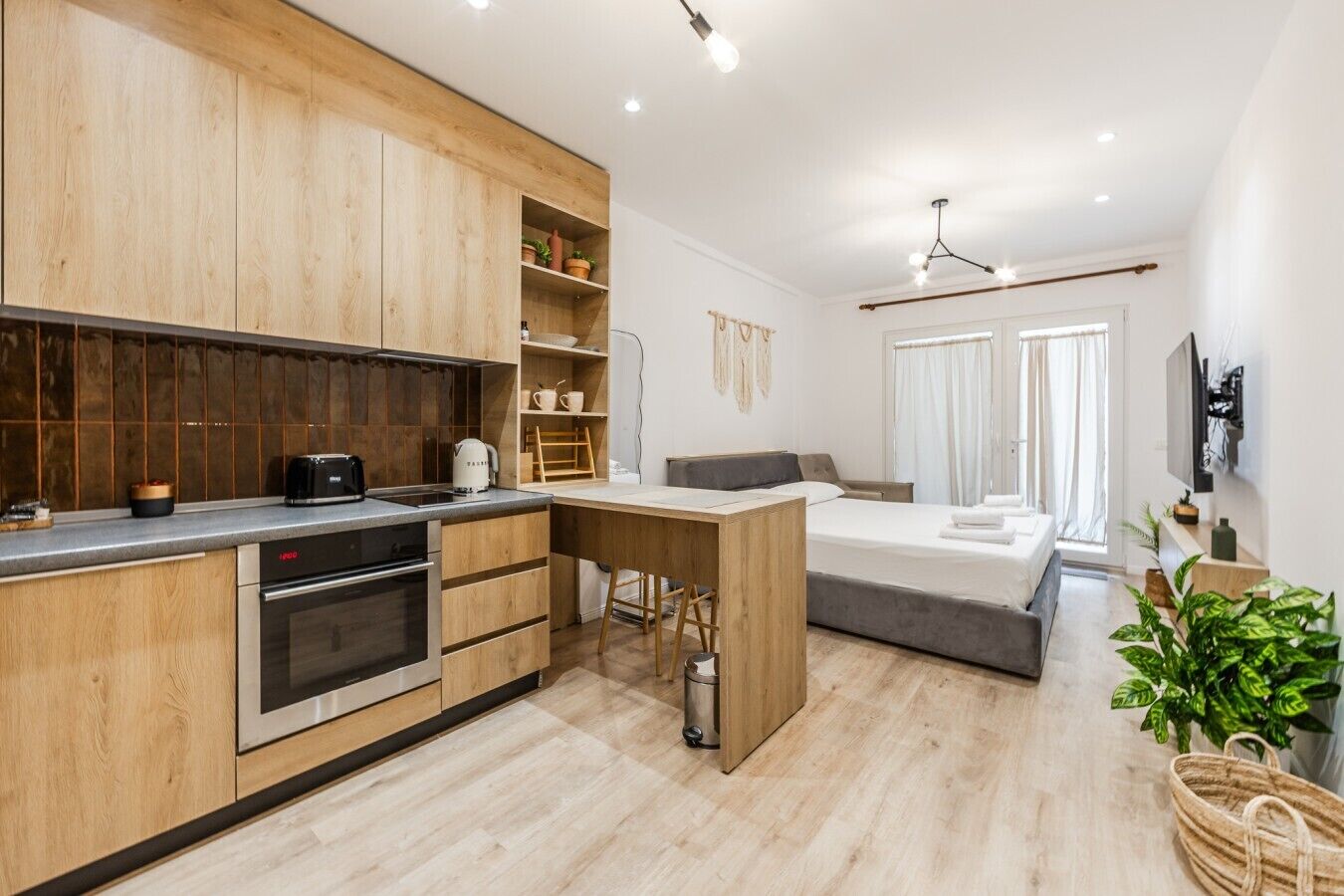 Noon Apartment Sofo Duni | Beachside Studio In Dhërmi By Pikhost - Dhërmi