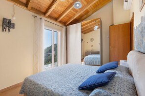 3 habitaciones, tabla de planchar con plancha, wifi y ropa de cama 