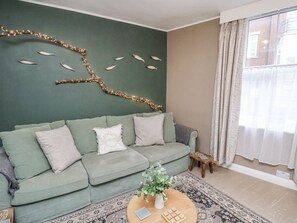 Living area - Albion Cottage (Whitby)