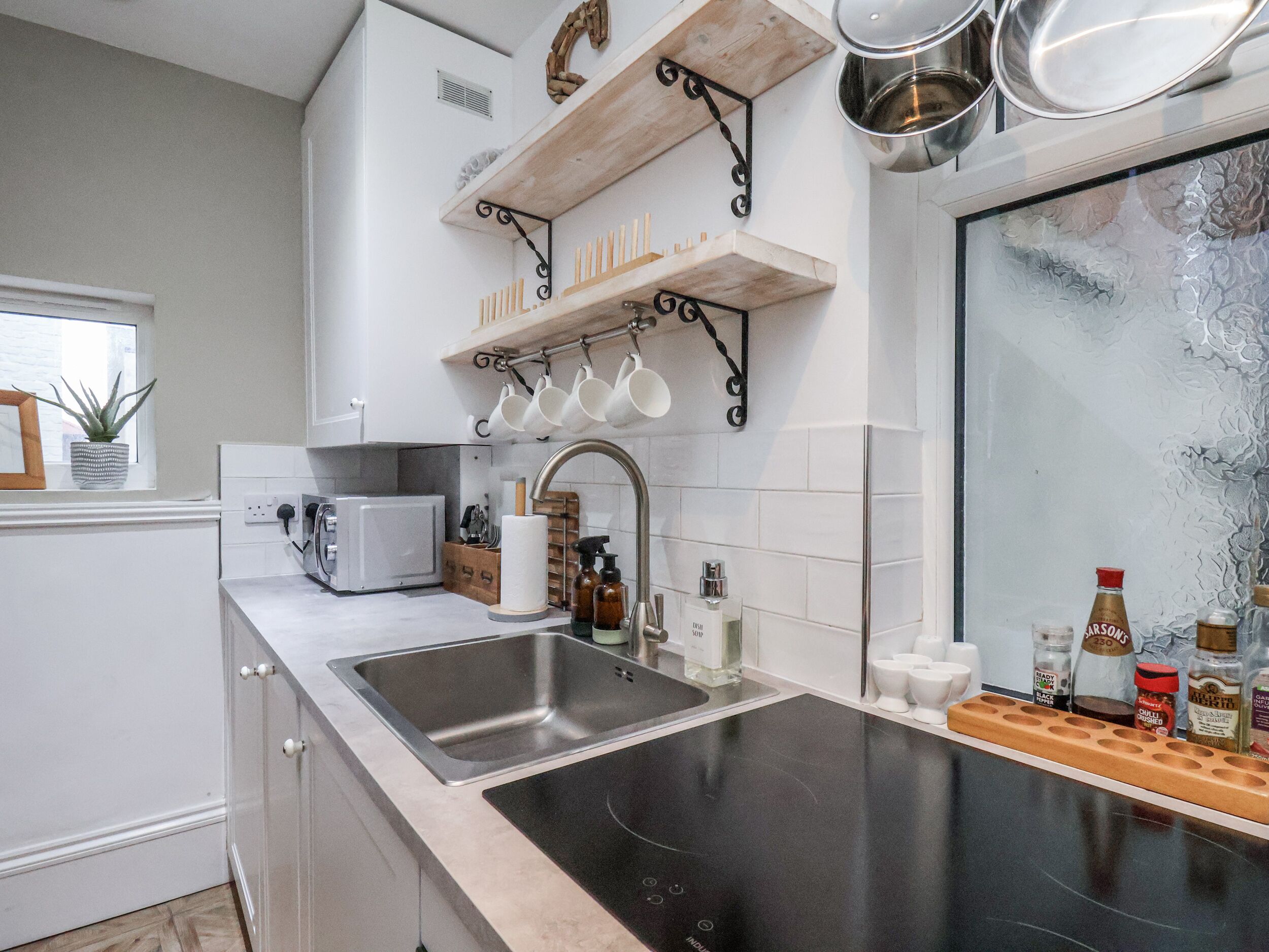 Dishwasher, cookware/dishes/utensils