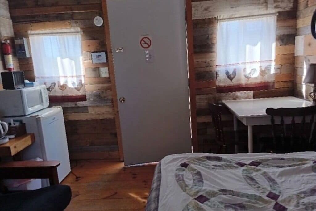 1 bedroom, WiFi (free), bed sheets