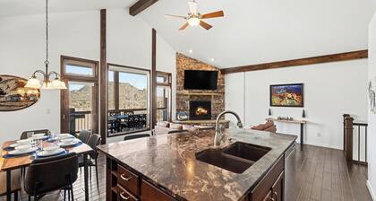 Luxury Mountain Retreat • Hot Tub • Sauna • Views