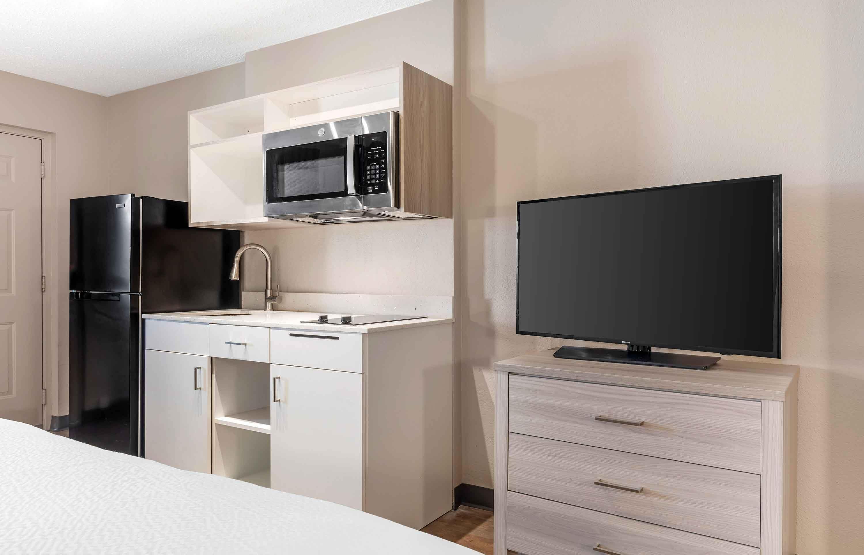 Studio Standard - 1 kingsize-säng | Skrivbord, arbetsyta för laptop, gratis wi-fi och sängkläder
