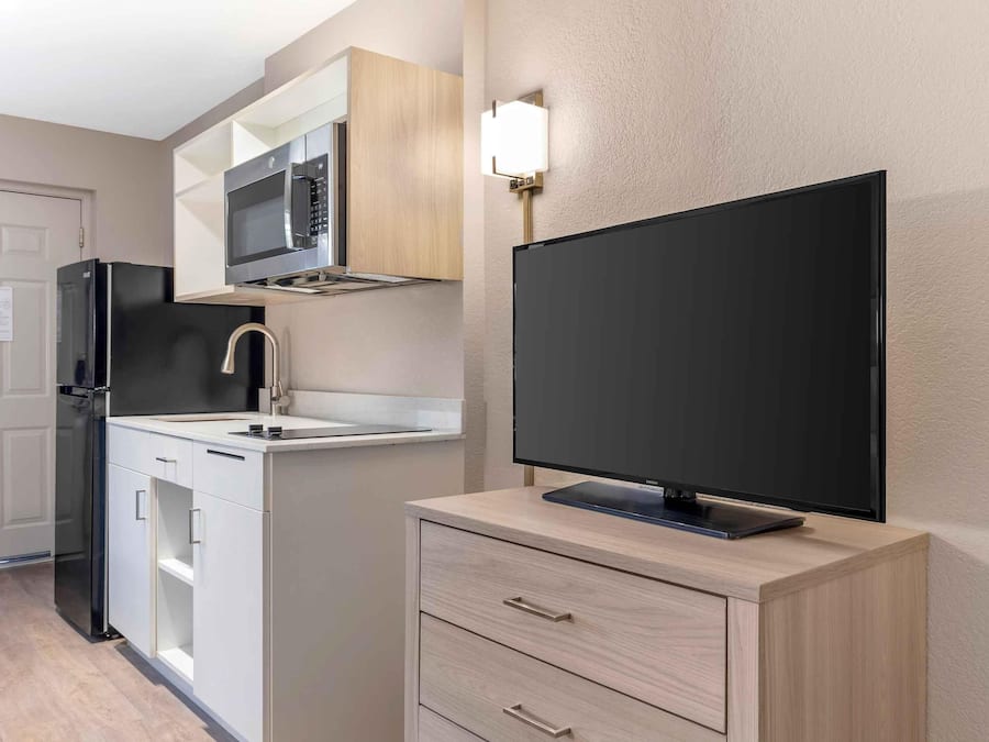 Standard Studio, 2 Queen Beds | Free WiFi, bed sheets