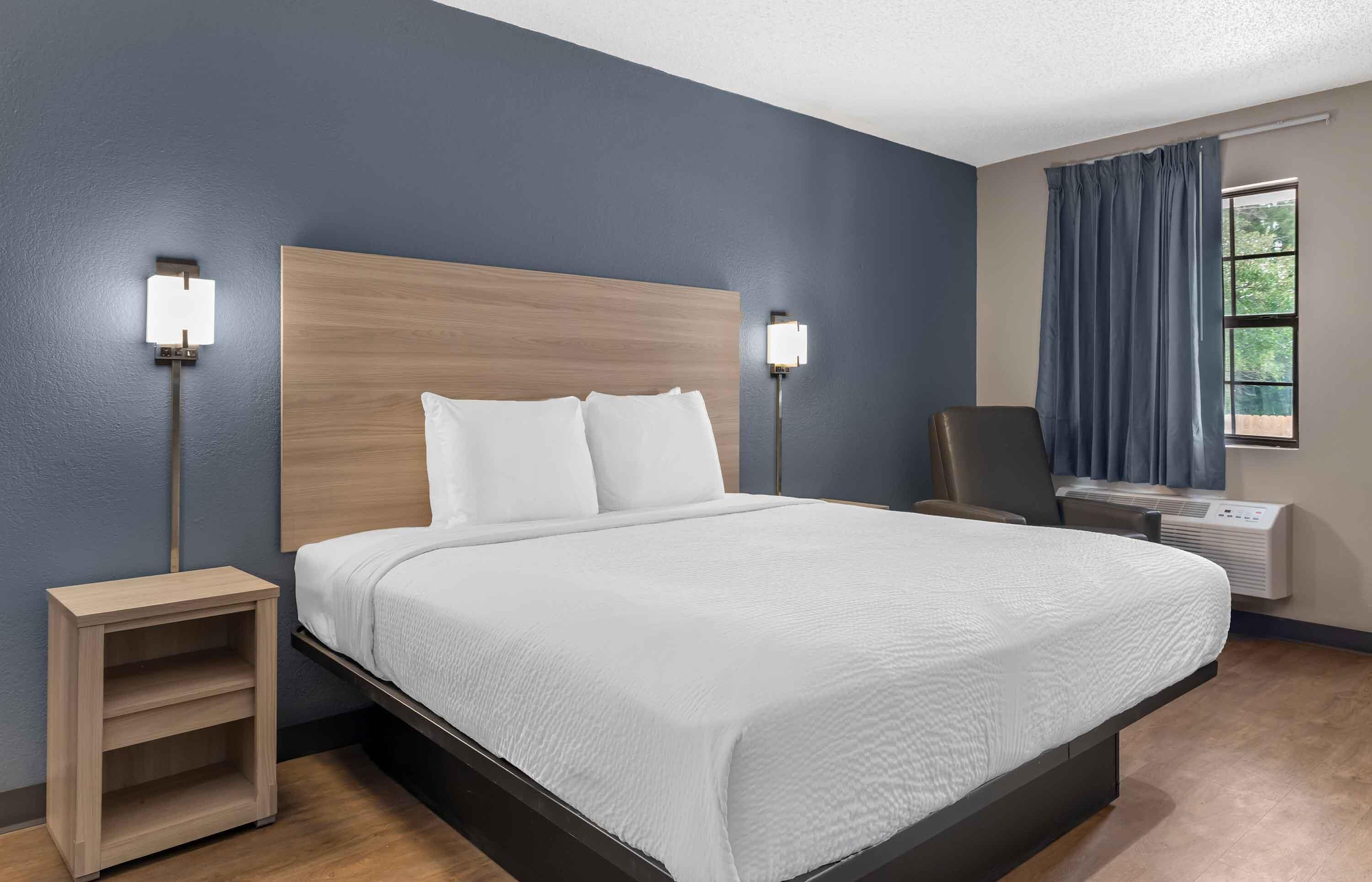 Standard Studio, 1 King Bed | Free WiFi, bed sheets