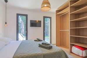 4 slaapkamers, een strijkplank/strijkijzer, wifi, beddengoed