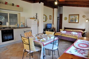 Apartment, Multiple Bedrooms, Smoking, Private Pool | Dining room - Marta's Studio in Formia (Formia)
