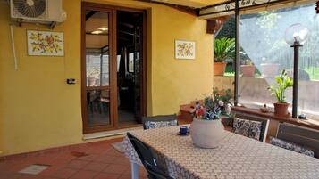 Apartment, Multiple Bedrooms, Smoking, Private Pool | Outdoor dining
