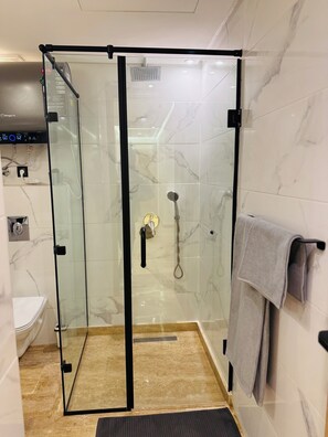 Hair dryer, towels, soap, toilet paper - New and modern 3 bedrooms, 2 bedrooms in Gueliz (Marrakesh)