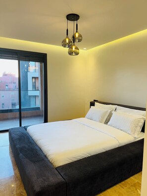 3 chambres, fer et planche à repasser, Wi-Fi gratuit, draps fournis