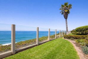 Property grounds - Sealane Coastal Retreat with Stunning Ocean Views (Encinitas)