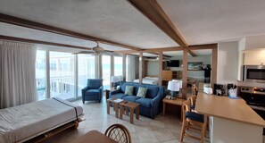 Iron/ironing board, Internet, bed sheets - Beachfront Studio on Beautiful Daytona Beach (Daytona Beach)