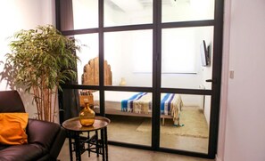 2 bedrooms, iron/ironing board, WiFi, bed sheets - Modern Apartment In The Center València (València)