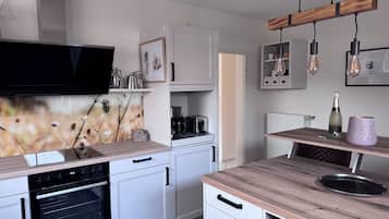 Réfrigérateur, four, plaque de cuisson, lave-vaisselle