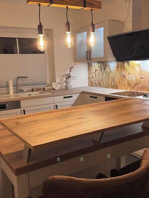 Refrigerador, horno, placa de cocina, lavavajillas