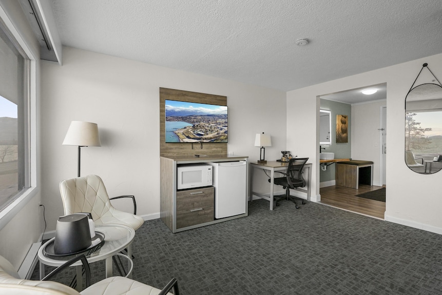 Premium Room, 1 King Bed, Lake View - Polson, MT