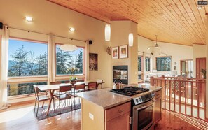 Private kitchen - Lost River Mountain Paradise With Hot Tub and Game Room (Lost River)