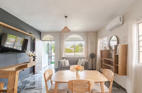 Relaxing 2-bedroom condo in delightful Andrés with AC + Free Parking