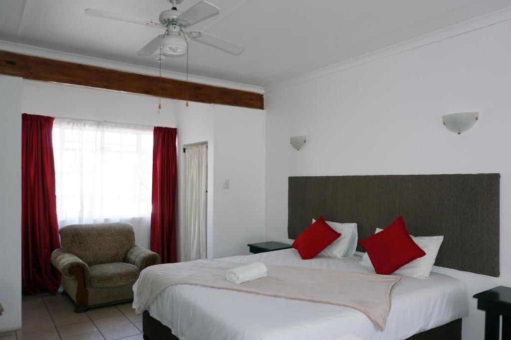 Superior Chalet, Patio, Garden View | Laptop workspace, soundproofing, free WiFi