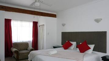 Superior Chalet, Patio, Garden View | Laptop workspace, soundproofing, free WiFi