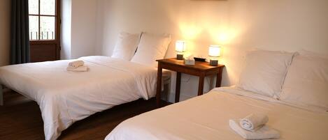 5 bedrooms, WiFi, bed sheets