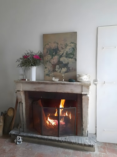 Charming House at the Foot of the Ramparts in the City Center, Courtyard, Balcony